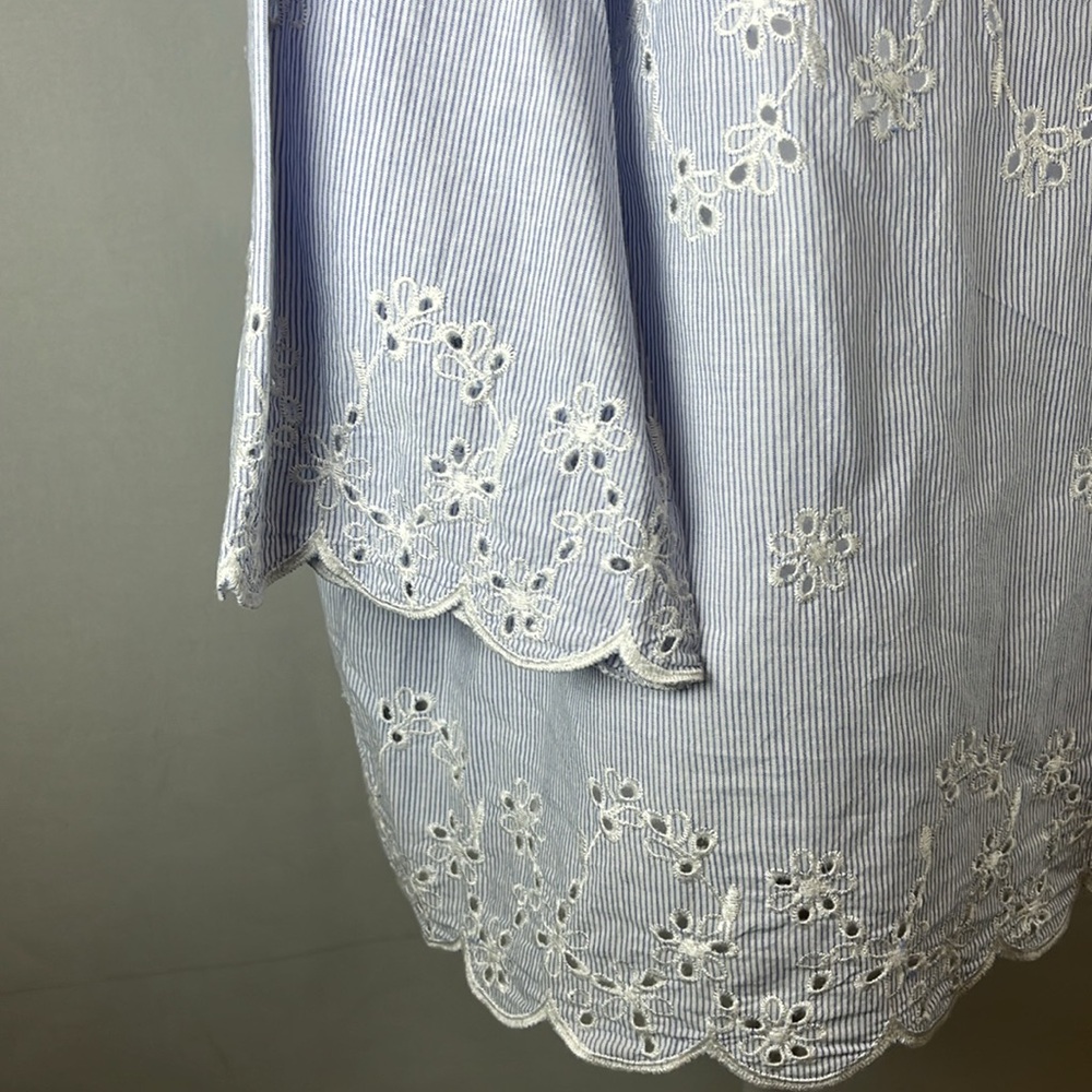 Liz Claiborne Sky Blue Eyelet Lace Blouse Scalloped Hem 3/4 Sleeve Cotton Top - Picture 2 of 6